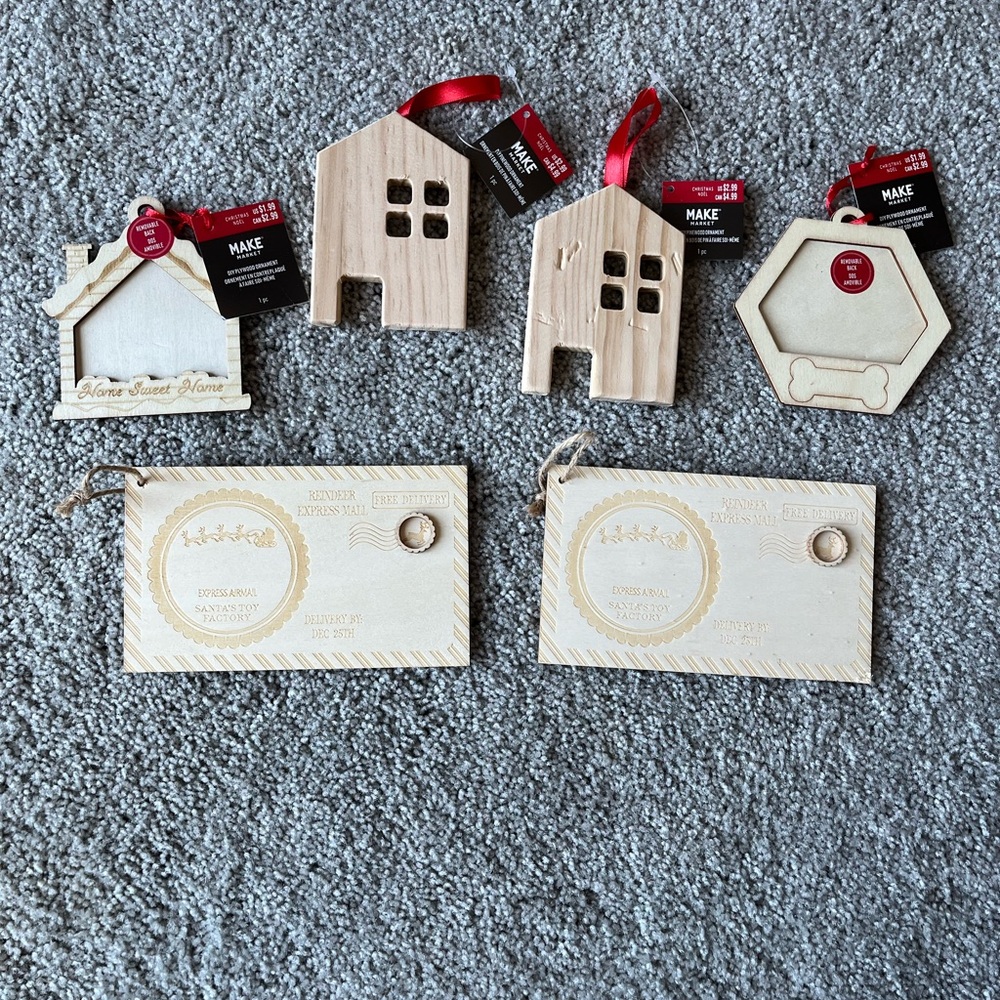 Wooden Holiday Ornament Set - Natural